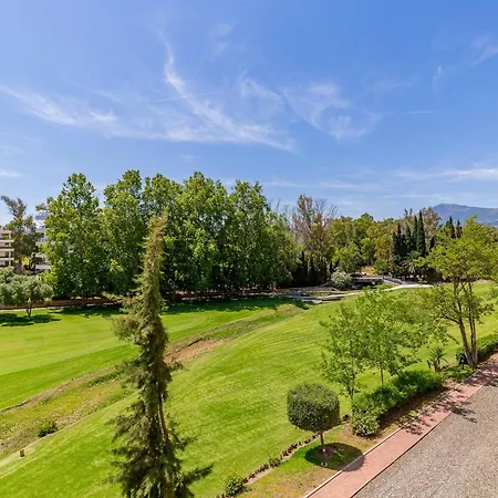 Apartment Oasis Frente Al Golf Guadalmina Alta *